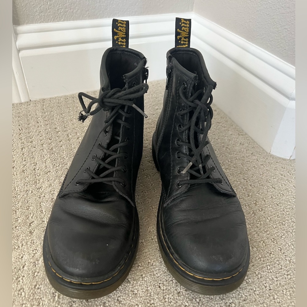 Women’s Dr. Martensboots size 5 (girls:about 3Y)